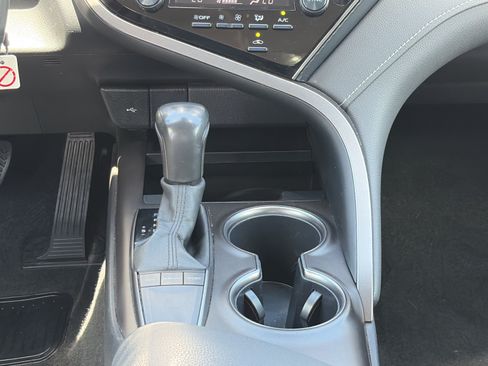 Used 2024 Toyota Camry SE FWD image 14