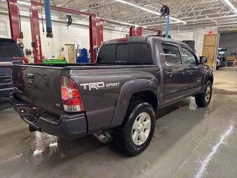 Used 2015 Toyota Tacoma 4x4 Double Cab w/ TRD Sport Package image 3