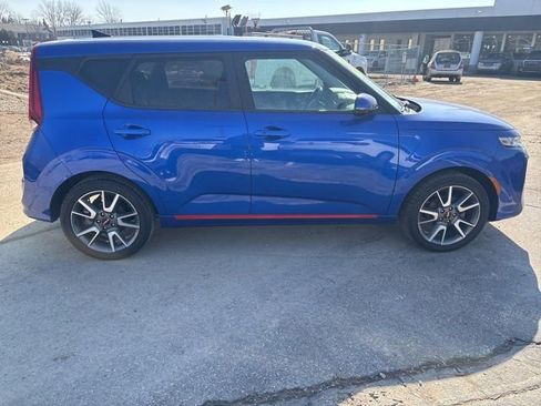 Used 2022 Kia Soul GT-Line image 2