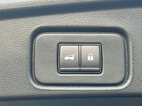 New 2026 Nissan Pathfinder Platinum FWD image 19