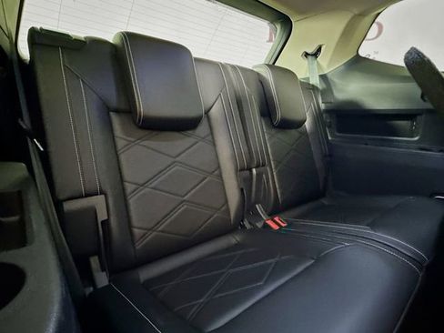 Used 2024 Volkswagen Atlas SE image 30