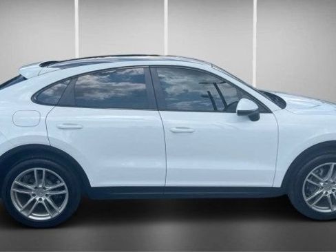 Used 2020 Porsche Cayenne AWD/4WD image 4