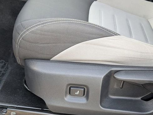 Used 2025 Toyota Tacoma TRD Sport image 26