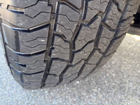 Used 2024 Chevrolet Tahoe Z71 w/ Luxury Package image 13