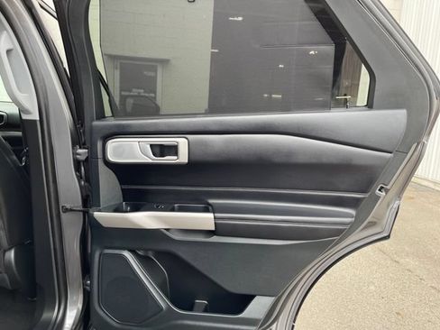 Used 2024 Ford Explorer Limited w/ Limited Technology Package AWD/4WD image 40
