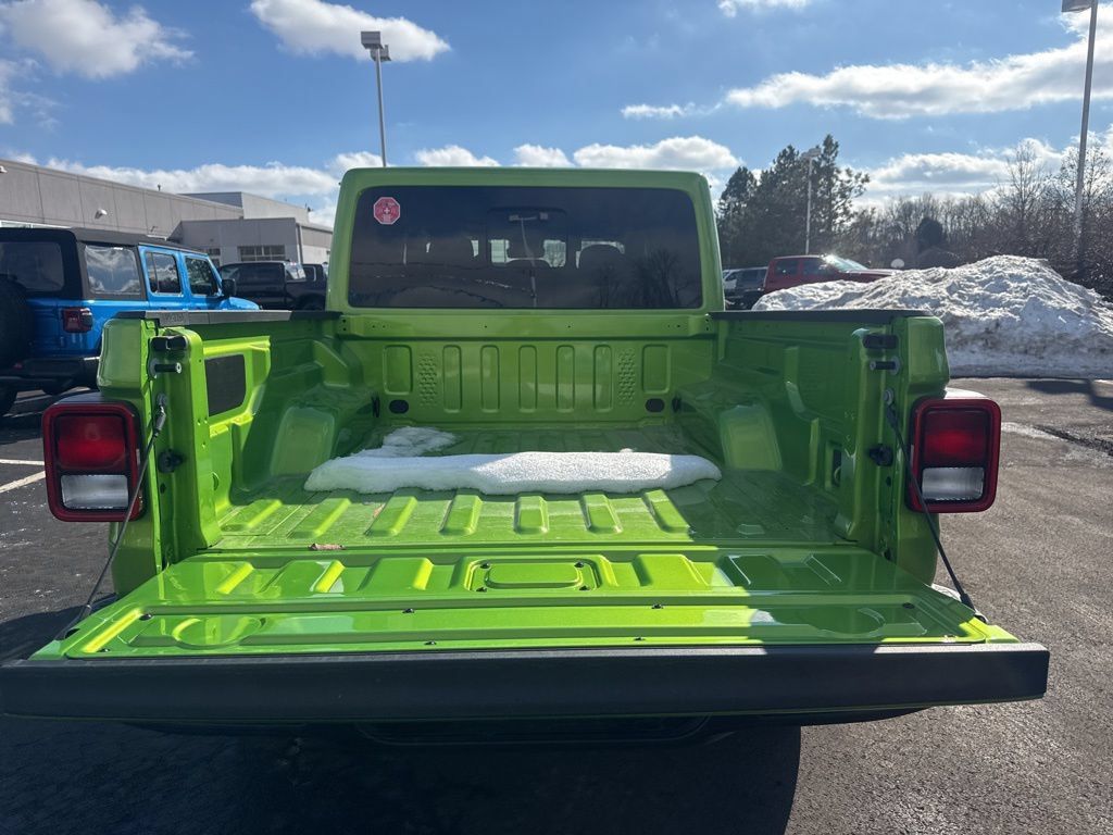 Used 2025 Jeep Gladiator Sport AWD/4WD image 26