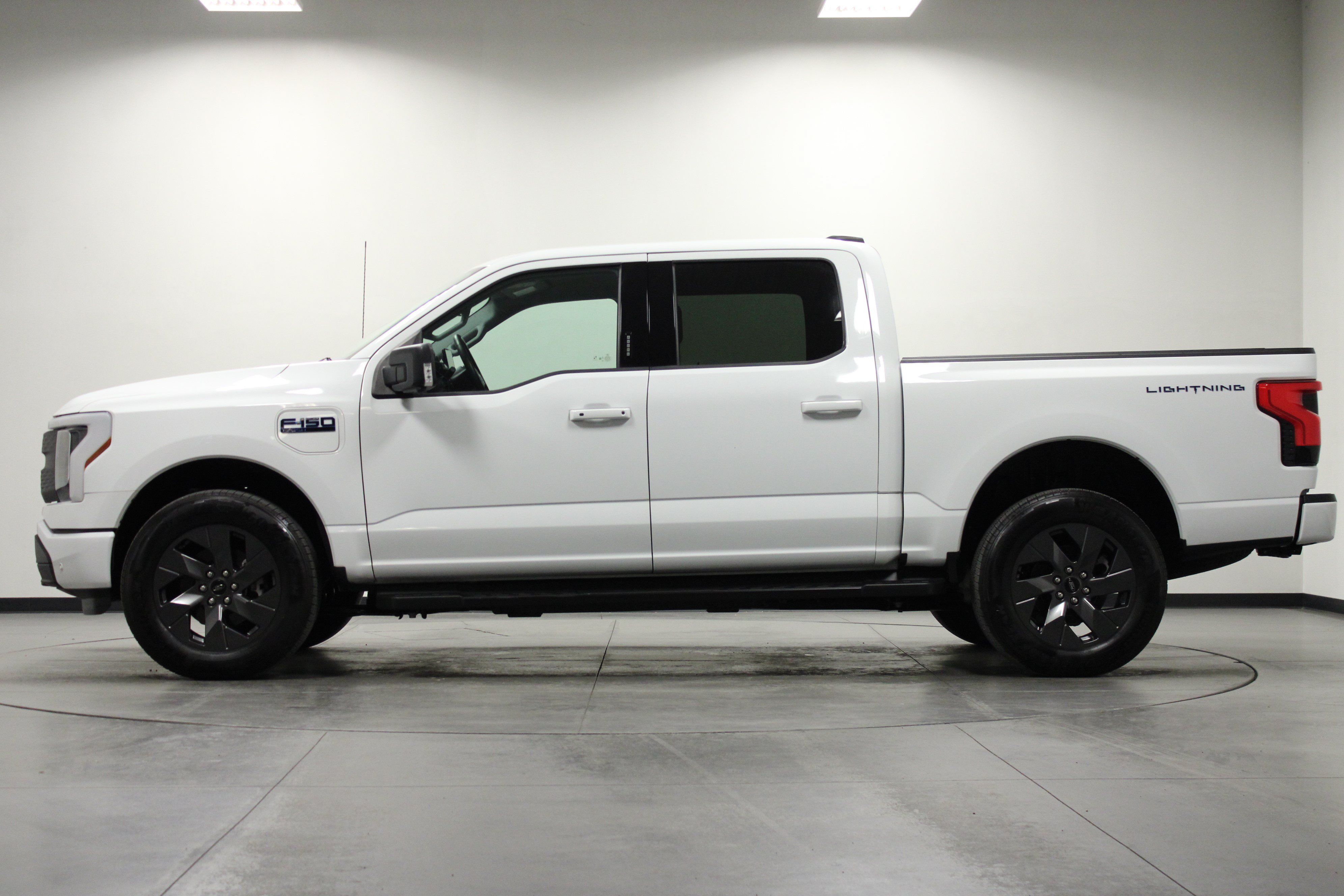 Used 2024 Ford F150 Lightning Flash AWD/4WD image 7