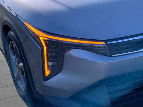 Used 2025 Kia K4 FWD image 28