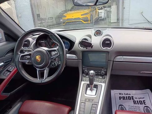Used 2018 Porsche 718 Cayman image 11