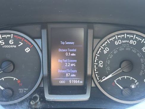 Used 2020 Toyota Tacoma TRD Off-Road image 10