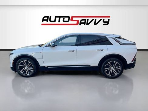 Used 2025 Cadillac Lyriq Luxury AWD/4WD image 4