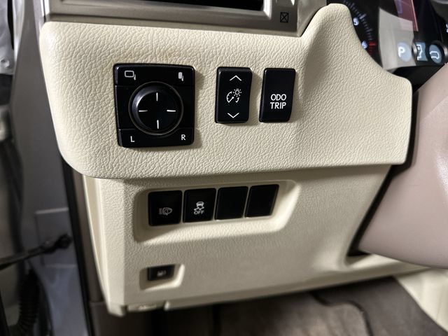 Used 2019 Lexus GX 460 Premium w/ Premium Package AWD/4WD image 18