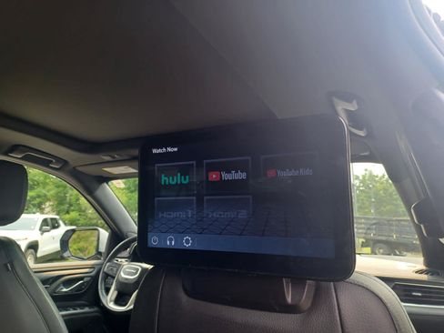 Used 2023 GMC Yukon XL Denali AWD/4WD image 28