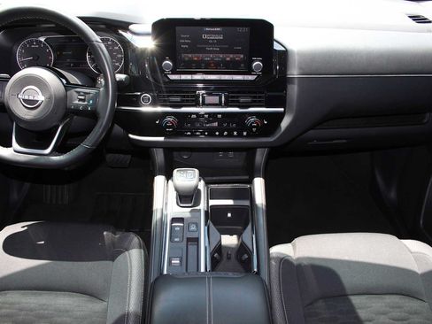 Used 2022 Nissan Pathfinder SV FWD image 33