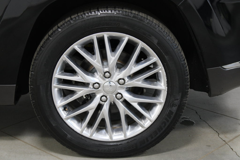 Used 2017 Jeep Grand Cherokee Summit AWD/4WD image 17