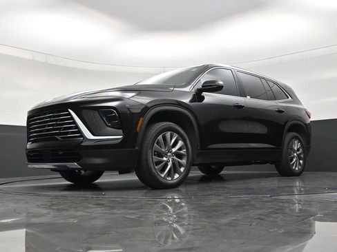 Used 2025 Buick Enclave Preferred w/ Power Package FWD image 20