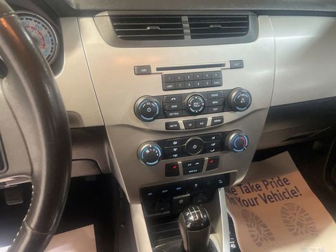 Used 2010 Ford Focus SES image 24