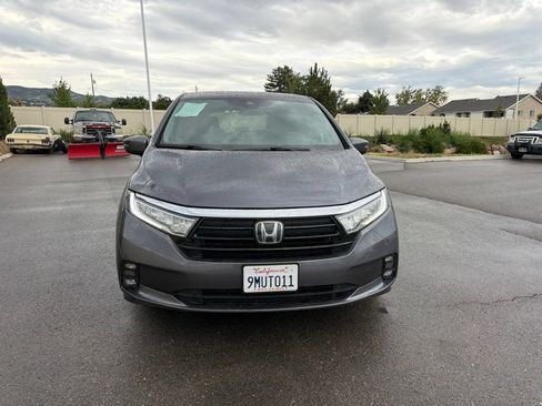 Used 2024 Honda Odyssey EX image 2