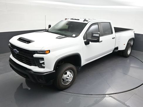 Used 2025 Chevrolet Silverado 3500 W/T AWD/4WD image 15