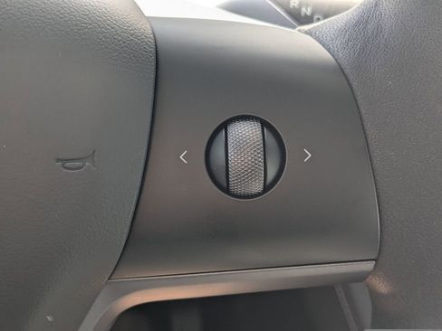 Used 2023 Tesla Model Y Long Range image 11