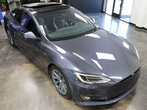 Used 2017 Tesla Model S 90D AWD/4WD image 12