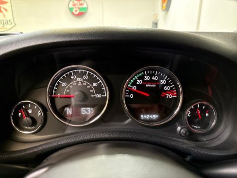 Used 2015 Jeep Wrangler Unlimited Rubicon image 29