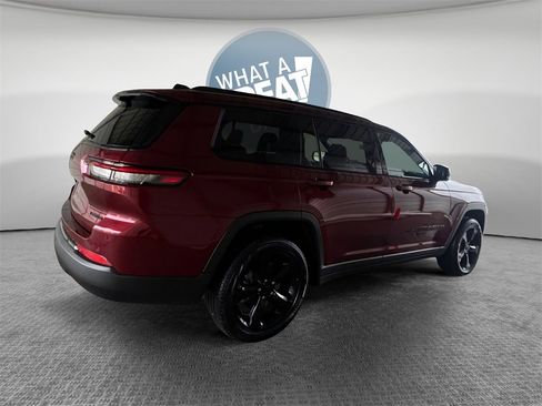 Used 2025 Jeep Grand Cherokee L Limited w/ Luxury Tech Group II image 3