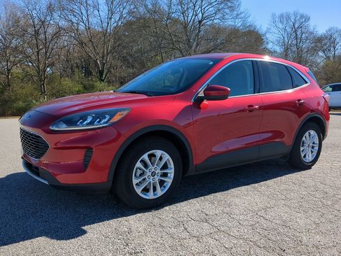 Certified 2020 Ford Escape SE image 6
