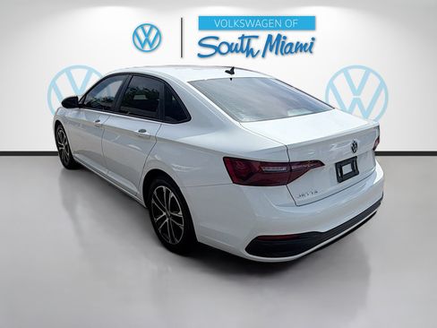 Used 2022 Volkswagen Jetta Sport FWD image 5