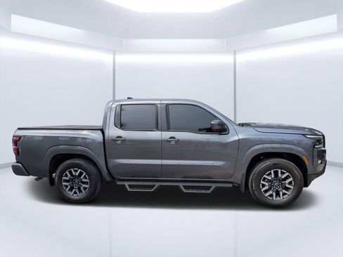 Used 2024 Nissan Frontier SL w/ Technology Package RWD image 2