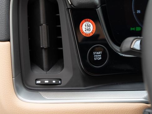 Certified 2026 Porsche Cayenne image 27