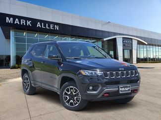 Used 2024 Jeep Compass Trailhawk AWD/4WD video 1