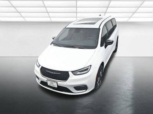 New 2026 Chrysler Pacifica Select image 12