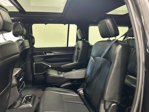 Used 2024 Jeep Wagoneer L Series II w/ Convenience Group I AWD/4WD image 32