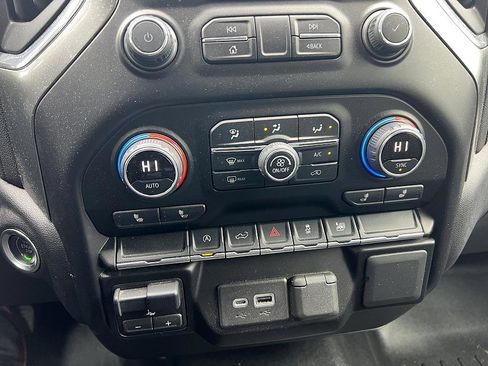 Used 2021 Chevrolet Silverado 1500 LT image 18