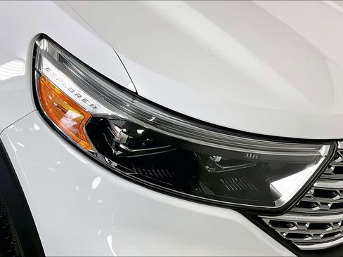 Used 2023 Ford Explorer Limited image 28