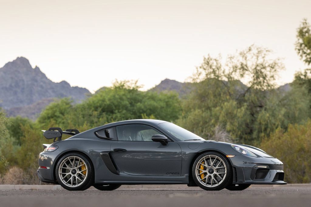 Used 2023 Porsche 718 Cayman GT4 RS RWD image 10