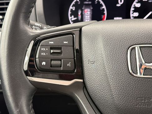 Used 2025 Honda Odyssey EX-L image 16