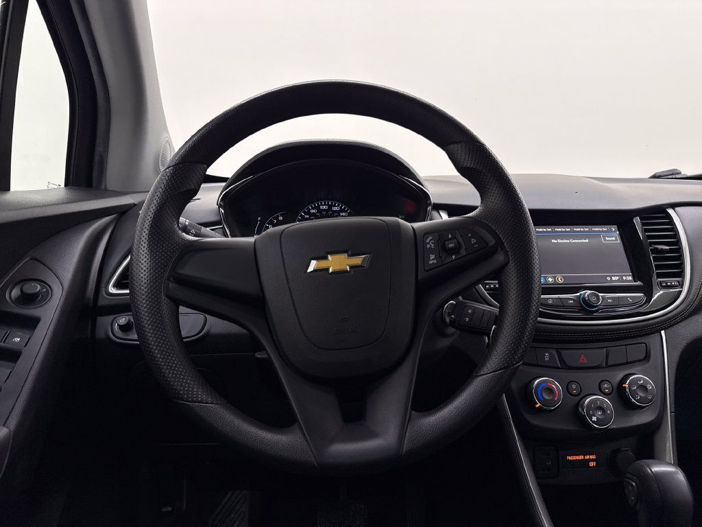 Used 2018 Chevrolet Trax LS FWD image 16
