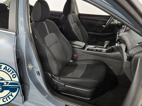 Used 2025 Nissan Sentra SV FWD image 34