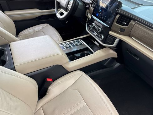 Used 2024 Ford Expedition Max Limited AWD/4WD image 14