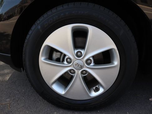 Used 2016 Kia Soul FWD image 40