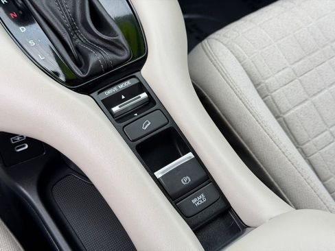 Used 2024 Honda HR-V LX image 23