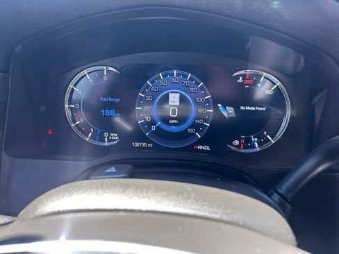 Used 2019 Cadillac Escalade Premium Luxury AWD/4WD image 17