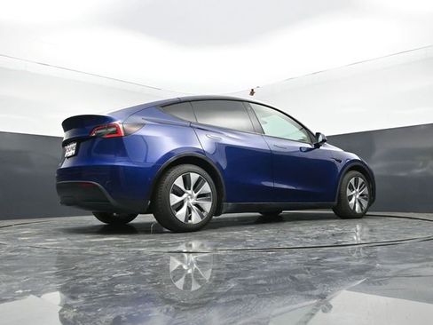 Used 2021 Tesla Model Y Long Range AWD/4WD image 43