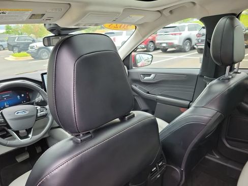 Used 2023 Ford Escape Platinum AWD/4WD image 13