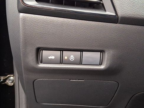 New 2026 Nissan Sentra SV w/ SV Convenience Package FWD image 16