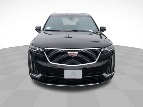 Used 2025 Cadillac XT6 Luxury image 2