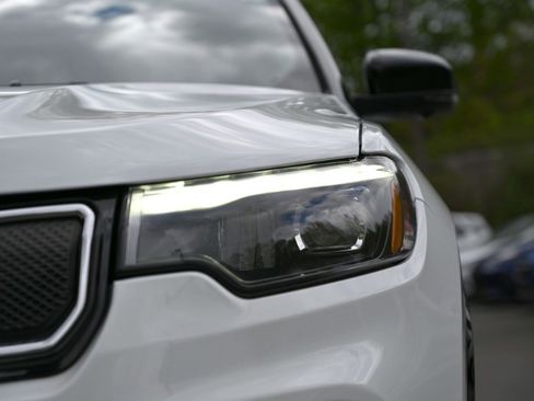 Used 2022 Jeep Compass Limited w/ Elite Group AWD/4WD image 10