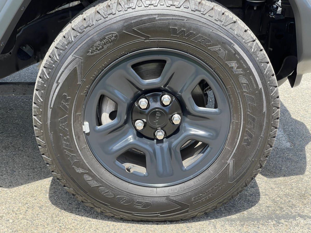 Used 2018 Jeep Wrangler Sport AWD/4WD image 30